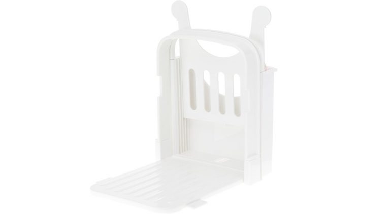 Plastic-Bread-Slicer-from-Skater-768x431